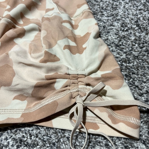 Aerie Offline Beige and Brown Camouflage Scrunch Tie Yoga Athletic Shorts S - Picture 6 of 11